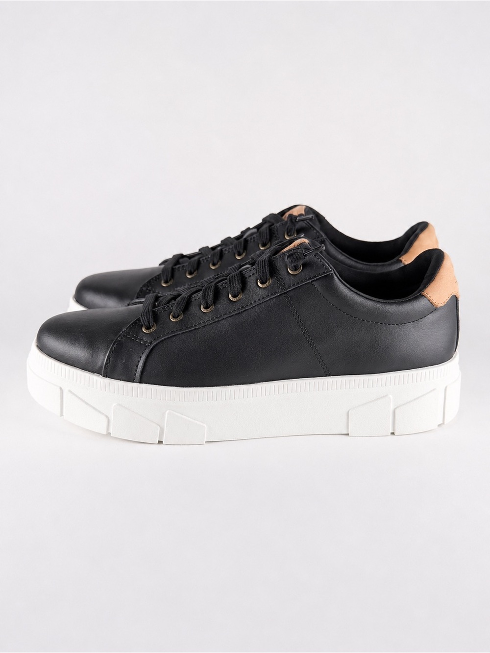 Size 11W- Sperry Women’s Black Platform Low-Top Sneakers with Tan Heel Accent